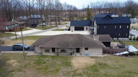 2922 S Country Club Dr S, Rochester, IN 46975