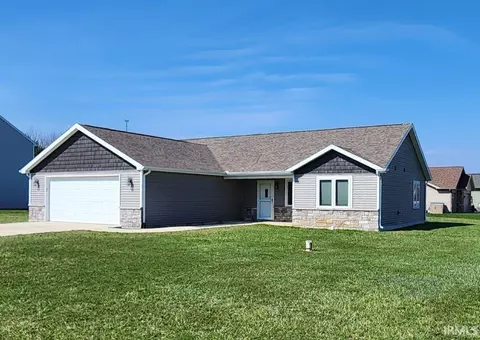 7778 E Goodison Rd, North Webster, IN 46555