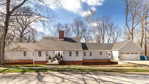 6211 Pfafflin Lake Blvd, Newburgh, IN 47630
