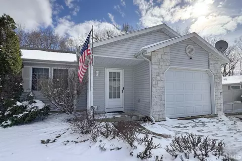 2015 Autumn Ridge Ln, Elkhart, IN 46514