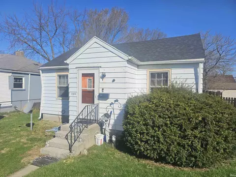 617 W Memorial Dr, Muncie, IN 47302