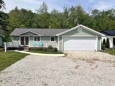 11397 NE Wawasee Dr, Syracuse, IN 46567