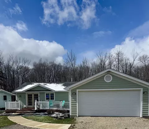 11397 NE Wawasee Dr, Syracuse, IN 46567