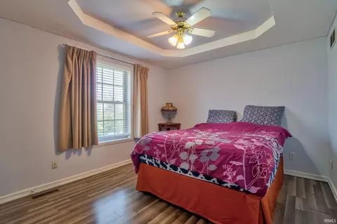 Bedroom - 4180 Timberpoint Ct, Jasper, IN 47546 photo 7 of 9