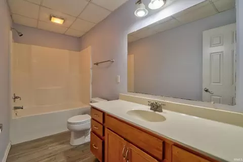 Bath - 4180 Timberpoint Ct, Jasper, IN 47546 photo 5 of 5
