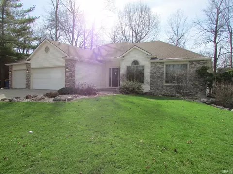 1401 Sanders Dr, Auburn, IN 46706