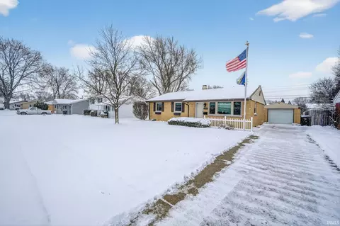2716 Kettering Dr, South Bend, IN 46635