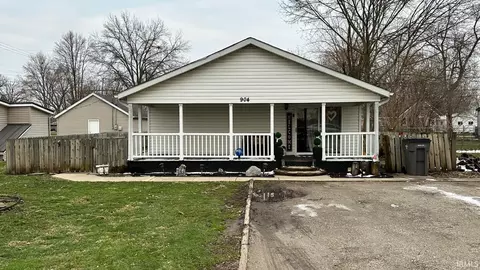 904 S 14th St, Goshen, IN 46526