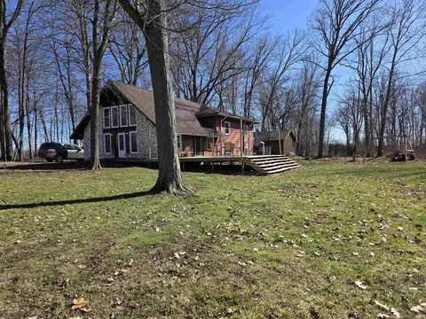12011 Tyler Rd, Lakeville, IN 46536