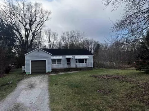 4195 E 200 S Rd, Knox, IN 46534