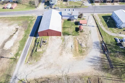 Exterior - 200 E Main St, Allendale, IL 62410 photo 7 of 8