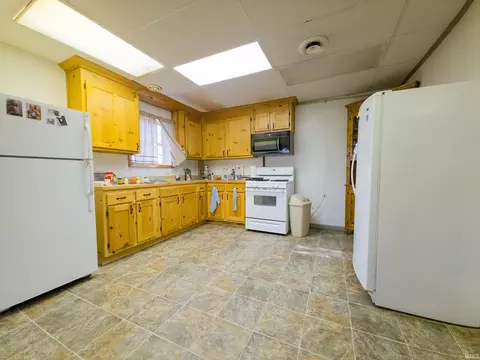 Kitchen - 200 E Main St, Allendale, IL 62410 photo 3 of 3