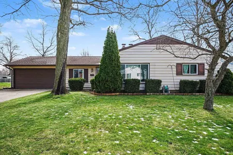 4914 Craig Rd, South Bend, IN 46614