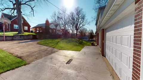 Exterior - 421 W Eighth St, Jasper, IN 47546 photo 4 of 4