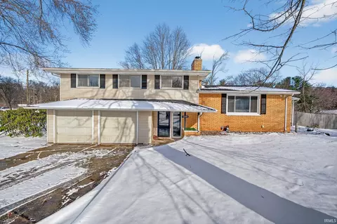 52040 Avanelle St, Granger, IN 46530
