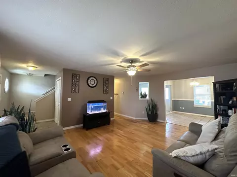 Living - 367 E Cardinal Glen Dr, Bloomington, IN 47401 photo 2 of 3
