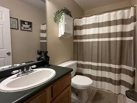 Bath - 367 E Cardinal Glen Dr, Bloomington, IN 47401 photo 1 of 1