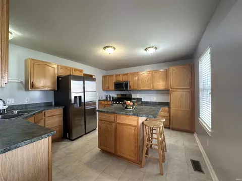 Kitchen - 367 E Cardinal Glen Dr, Bloomington, IN 47401 photo 2 of 3