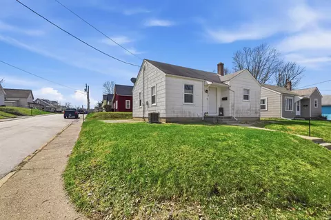 615 E Mcclurg St, Frankfort, IN 46041