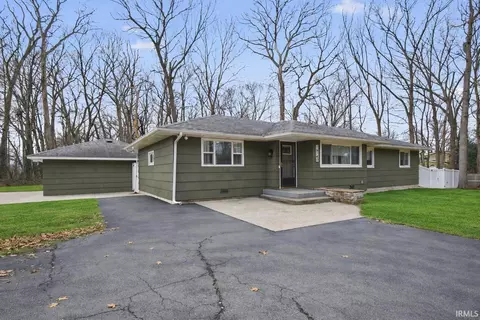 16740 Cleveland Rd, Granger, IN 46530