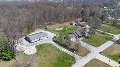 525 Boone Ln, Mitchell, IN 47446