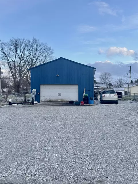 804 E North G St, Gas City, IN 46933
