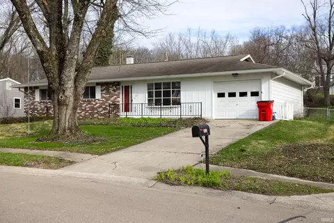 3512 W Fairington Dr, Bloomington, IN 47403