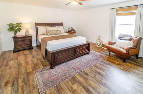 Bedroom - 1477 W Eble Rd, Boonville, IN 47601 photo 4 of 4