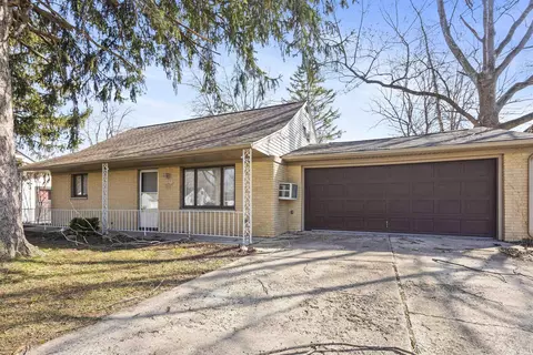 2624 Garden Park Dr, Fort Wayne, IN 46825