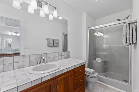 Bath - 3307 E Roy Schmalz Ct, Bloomington, IN 47401 photo 6 of 8