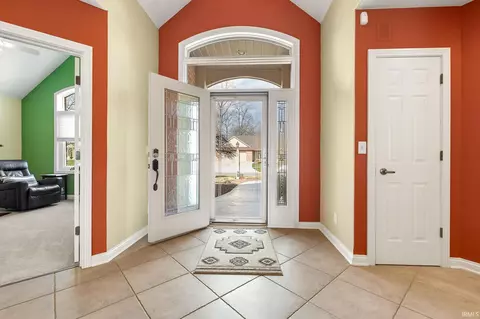 Entry Way - 1815 Bent Tree Ct, Auburn, IN 46706 photo 1 of 2
