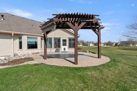 Exterior - 1815 Bent Tree Ct, Auburn, IN 46706 photo 4 of 4
