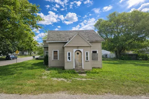 927 W 15th St, Muncie, IN 47302