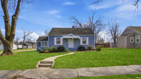 4105 Smith St, Fort Wayne, IN 46806
