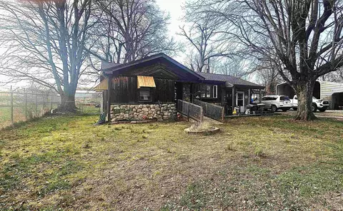 132 N Kentucky Ave, Chandler, IN 47610