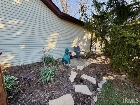 Exterior - 3829 S Laurel Ct, Bloomington, IN 47401 photo 4 of 5