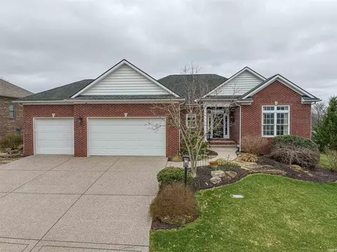 909 Uriel Ct, Evansville, IN 47725
