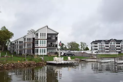 10035 N Turkey Creek Rd #203, Syracuse, IN 46567