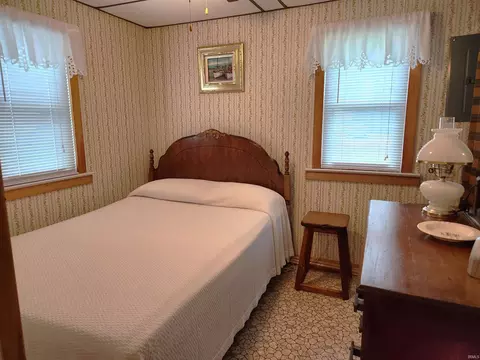 Bedroom - 407 E Cable Ln, Syracuse, IN 46567 photo 1 of 1