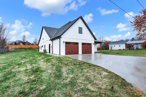 Exterior - 2110 S Smith Rd, Bloomington, IN 47401 photo 3 of 5