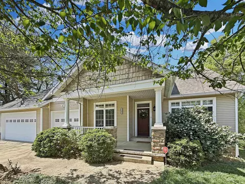 3201 E Kristen Ct, Bloomington, IN 47401