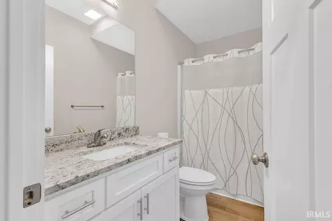 Bath - 4232 S Red Pine Dr, Bloomington, IN 47401 photo 3 of 4