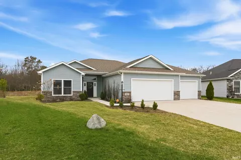 2317 Hamlet Ct, Fort Wayne, IN 46818