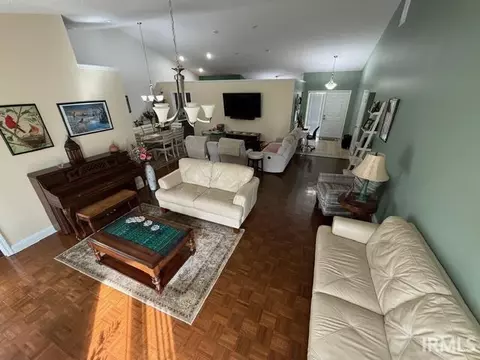 Living - 706 E Pepperridge Dr, Bloomington, IN 47401 photo 3 of 5