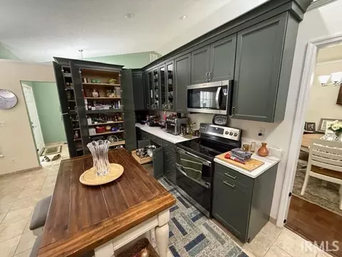 Kitchen - 706 E Pepperridge Dr, Bloomington, IN 47401 photo 4 of 4