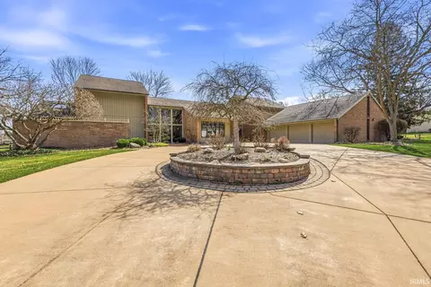 16976 Shandwick Ln, Granger, IN 46530