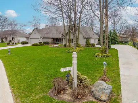 10912 La Cabreah Ln, Fort Wayne, IN 46845