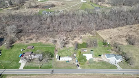 3942 E Armstrong Rd, Leesburg, IN 46538