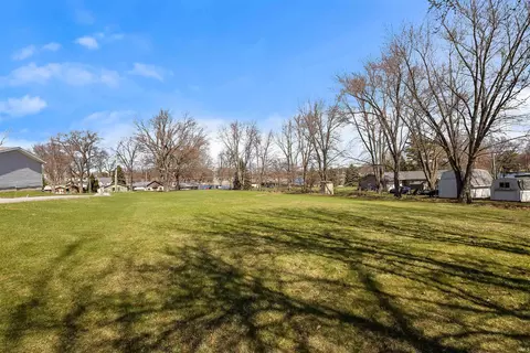 Parses Road, Monticello, IN 47960