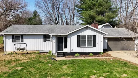 10 Walnut St, Birdseye, IN 47513